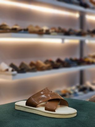 صورة شرقي اكس مطرز